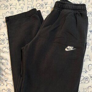 Nike black sweatpants w/ pocket in back. Size Medium.